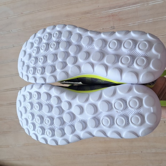 NWT C9 Champion Poise Athletic Shoes, featuring a Cushion Fit Memory Foam Sock - Picture 9 of 11